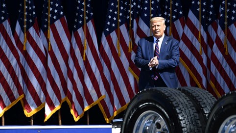 Trump dọa đánh thuế nặng tay nếu công ty Mỹ không chịu 